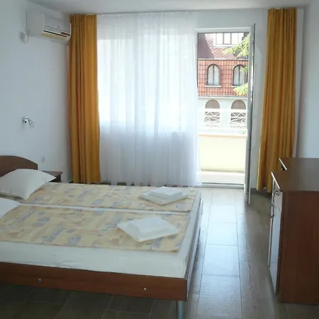 мишел 3* Nessebar