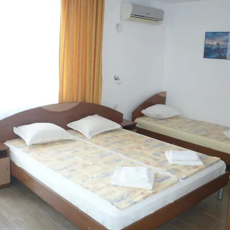 мишел 3* Nessebar